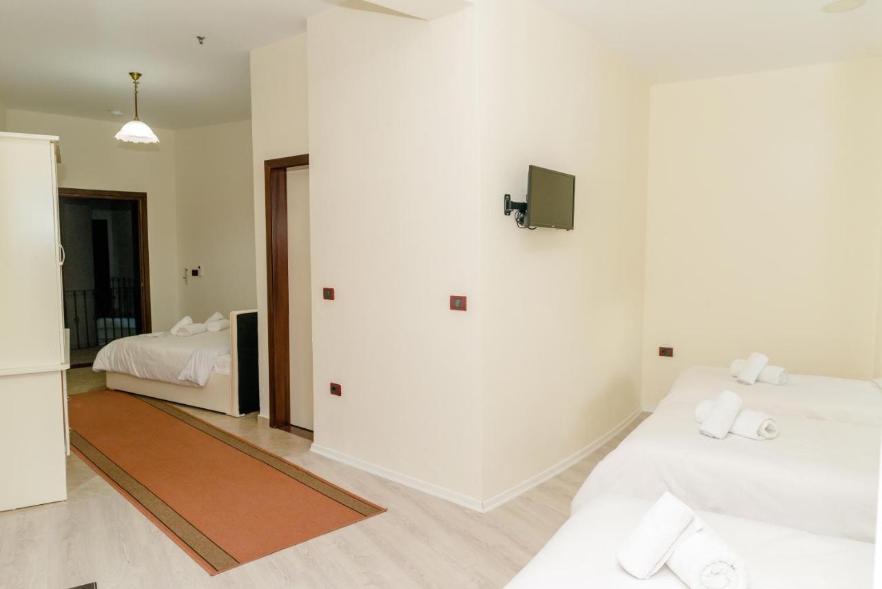 Hotel George Корча Екстер'єр фото