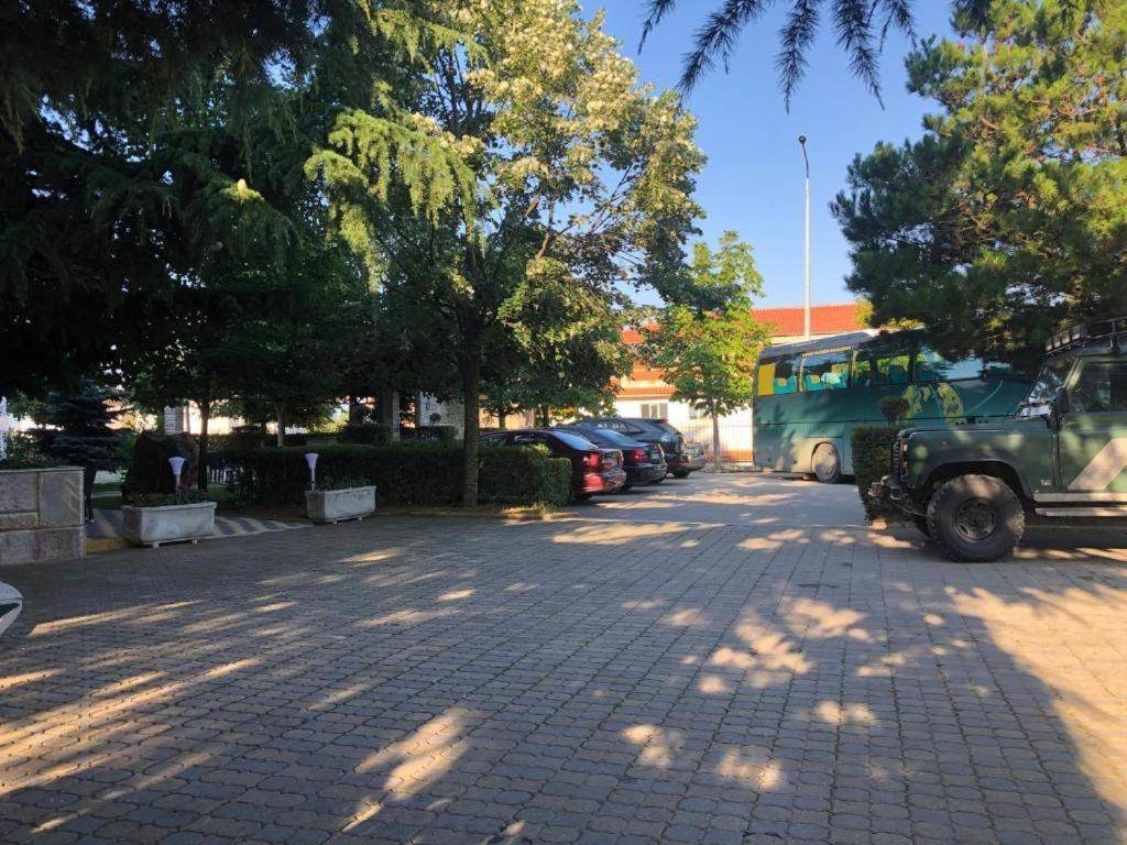 Hotel George Корча Екстер'єр фото