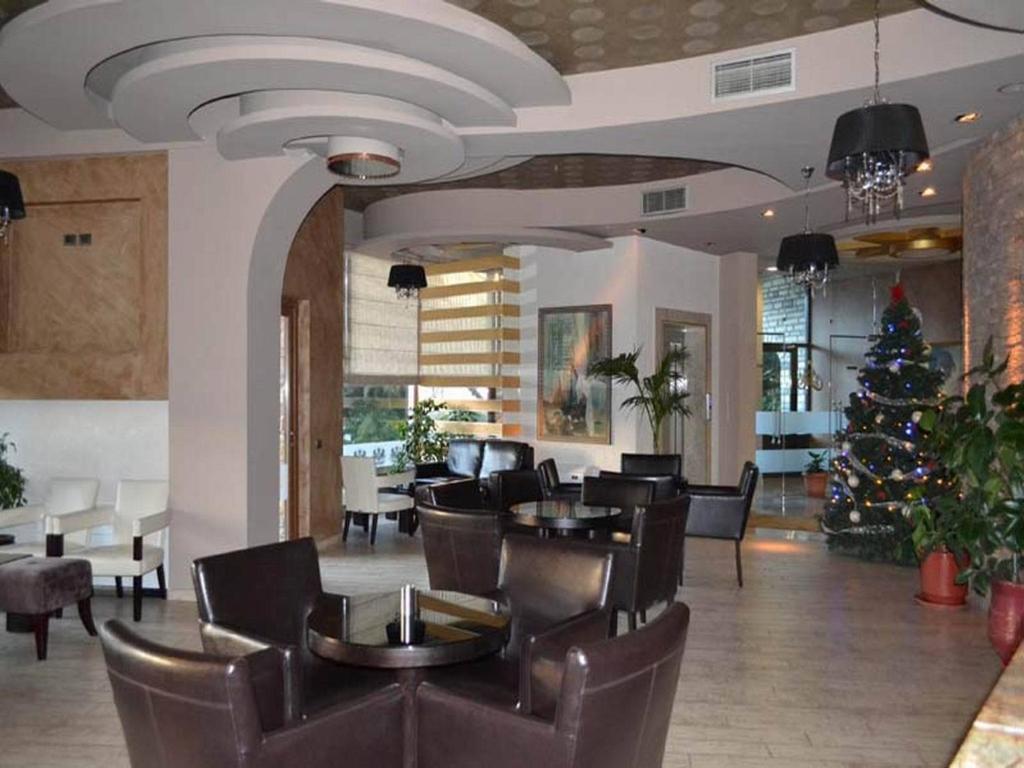 Hotel George Корча Екстер'єр фото