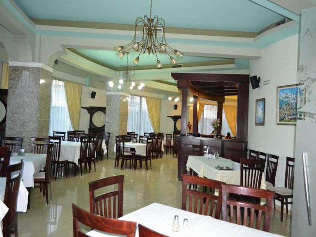 Hotel George Корча Екстер'єр фото